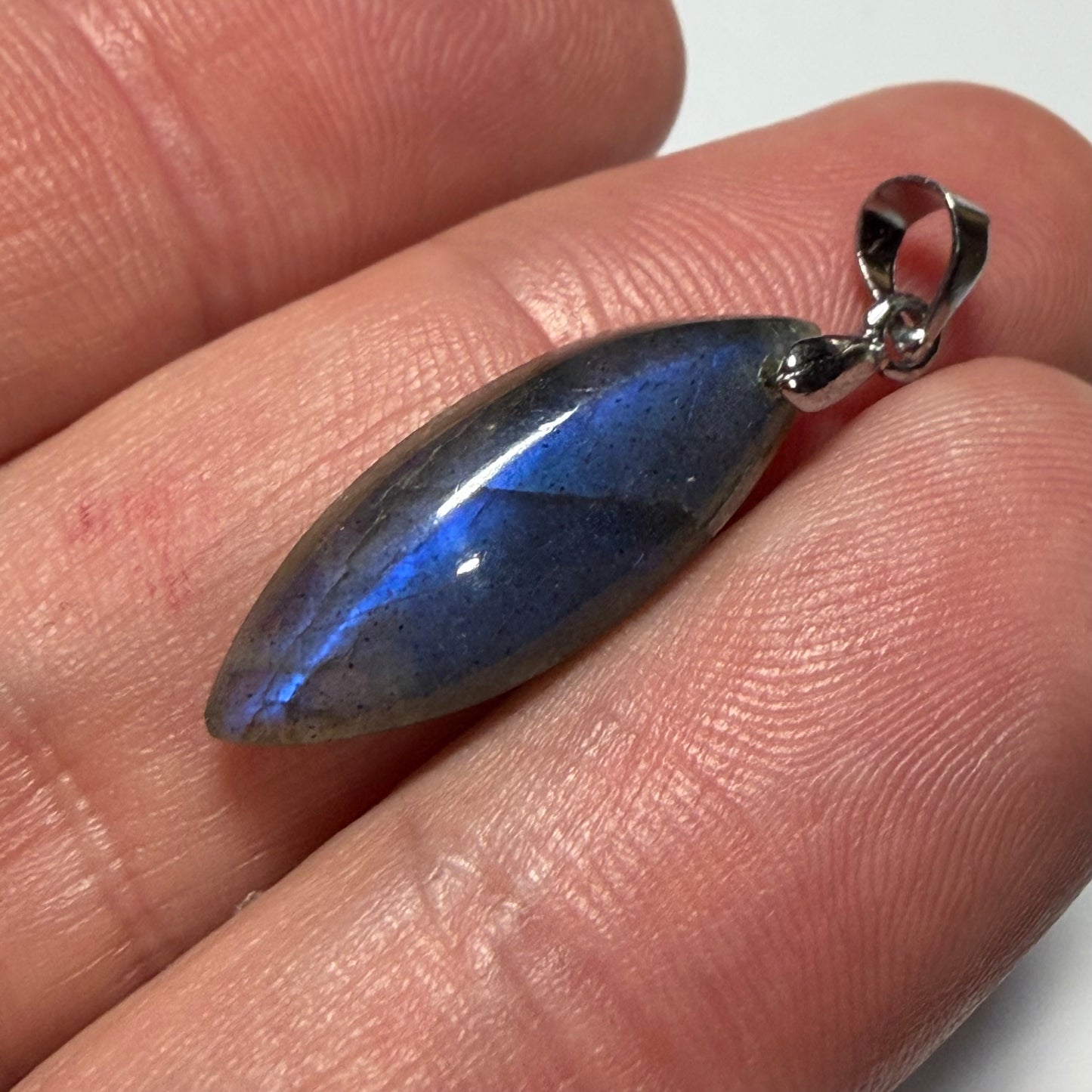 Pendentif cabochon Labradorite de Madagascar