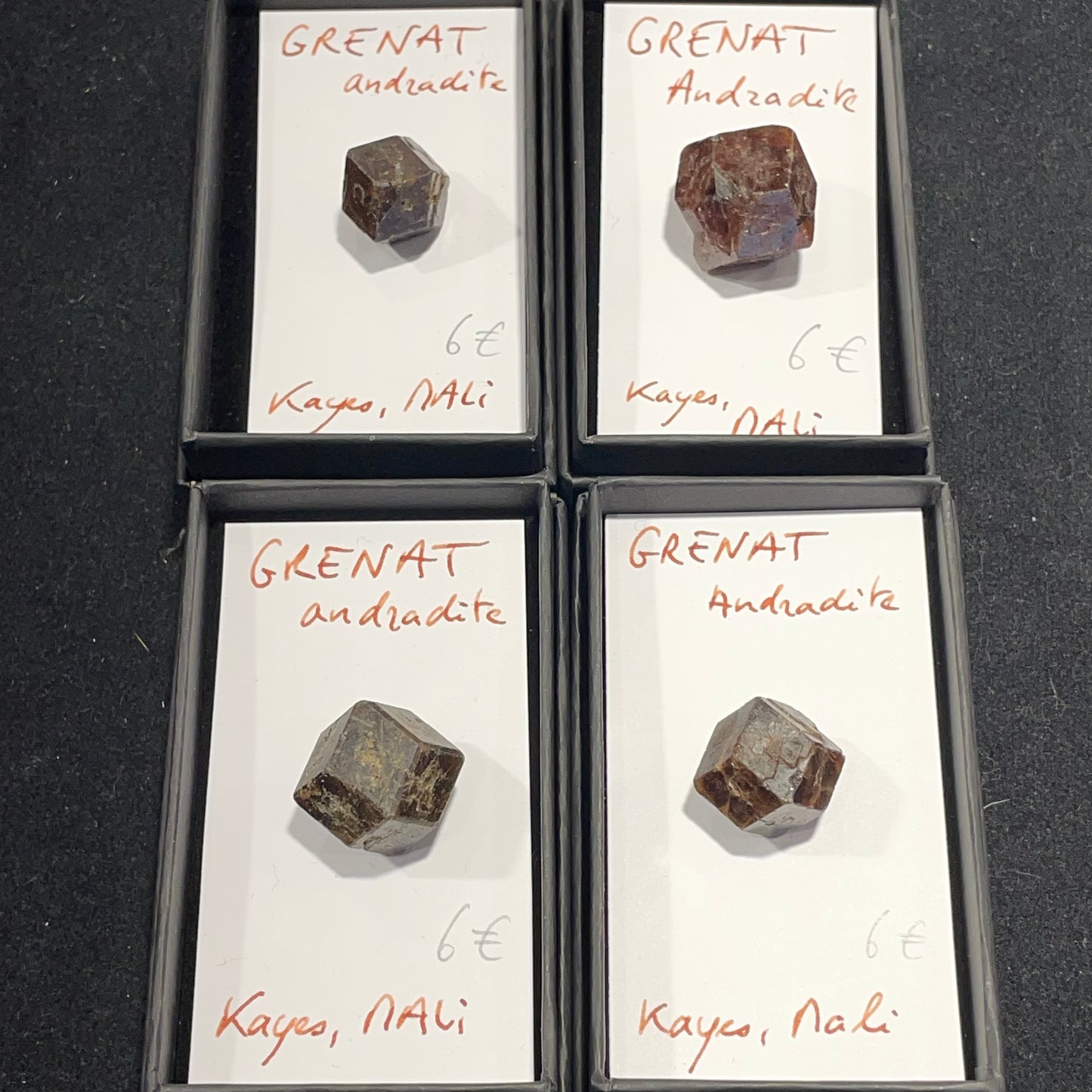 Grenat andradite du Mali