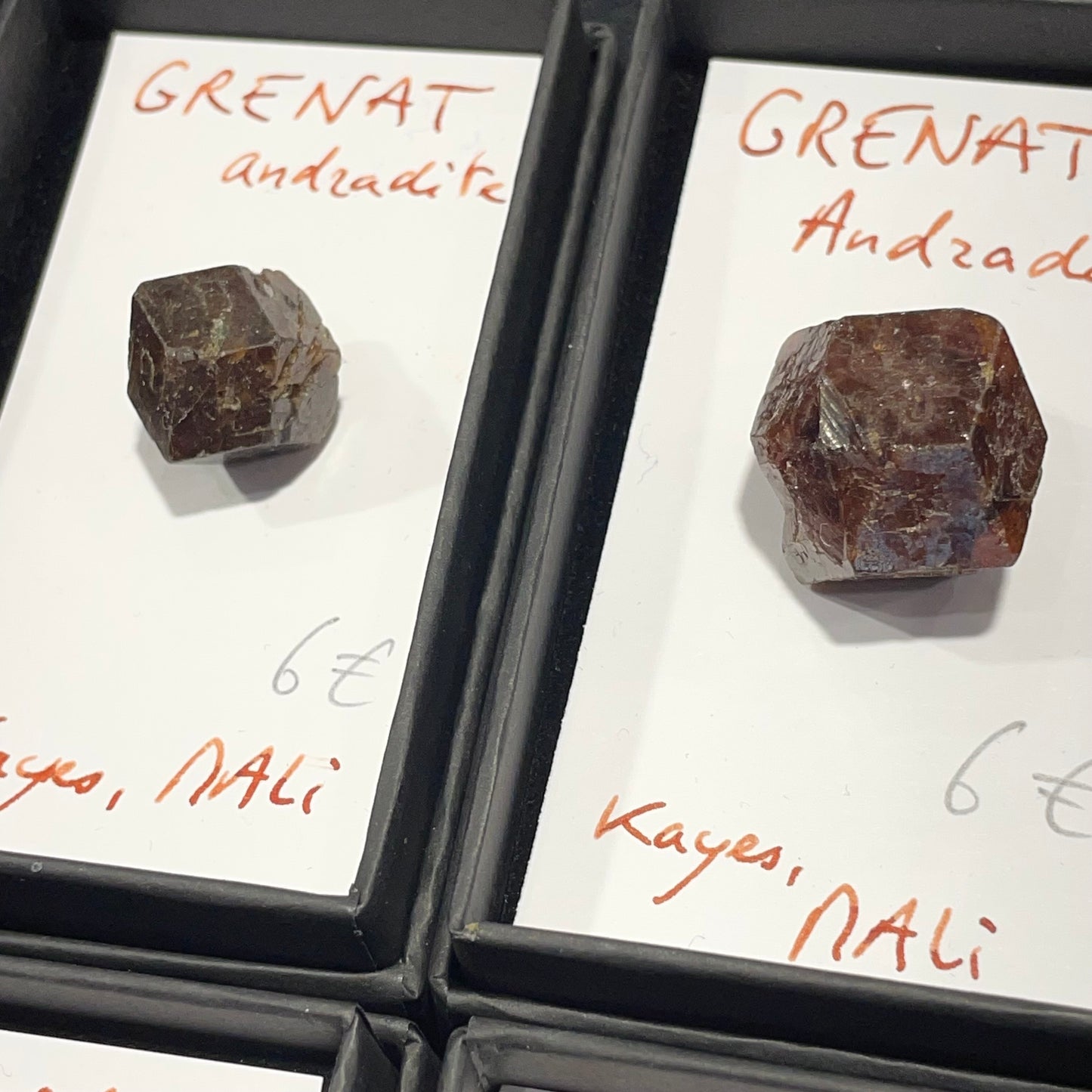 Grenat andradite du Mali