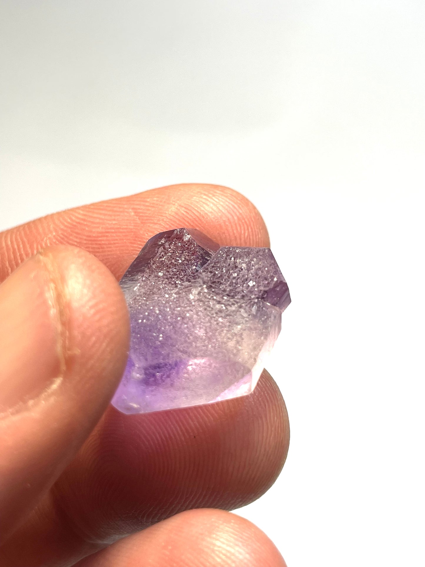 Cristal flottant d’Améthyste, province de Tata, Maroc