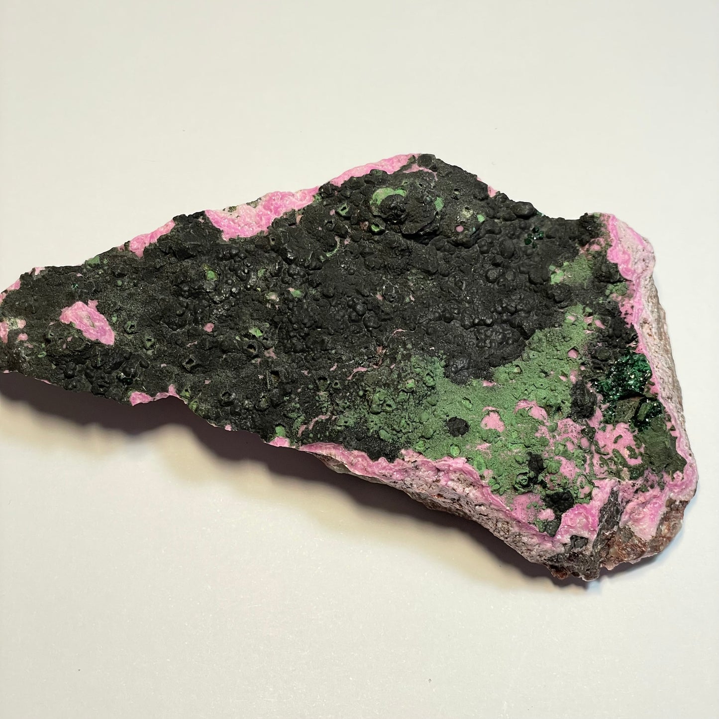 Malachite sur Cobaltocalcite, Kolwezi, Rép. Dém. du Congo