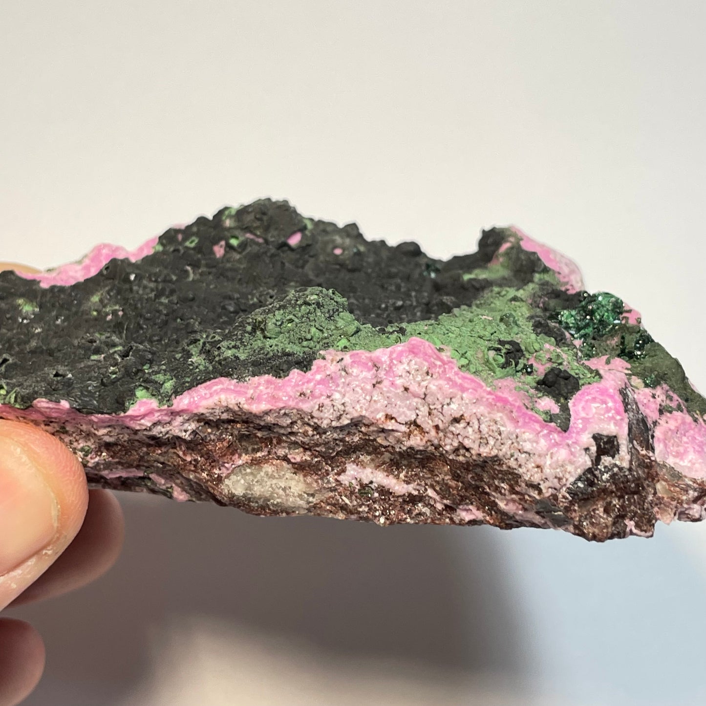 Malachite sur Cobaltocalcite, Kolwezi, Rép. Dém. du Congo