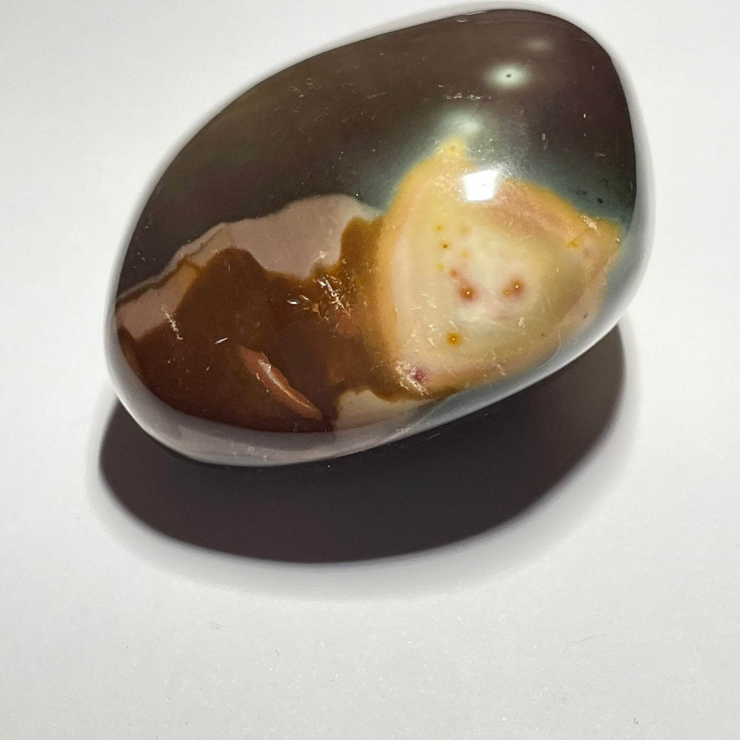 Jaspe Impérial de Madagascar, galet de grande taille