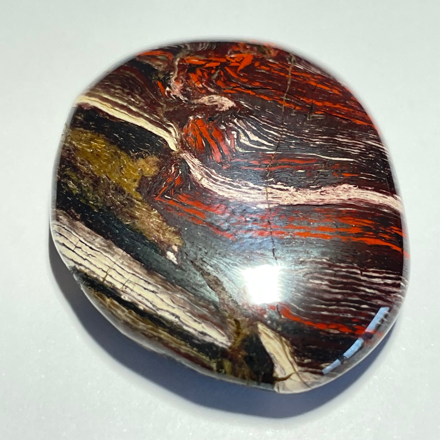 Jaspe rouge, galet plat