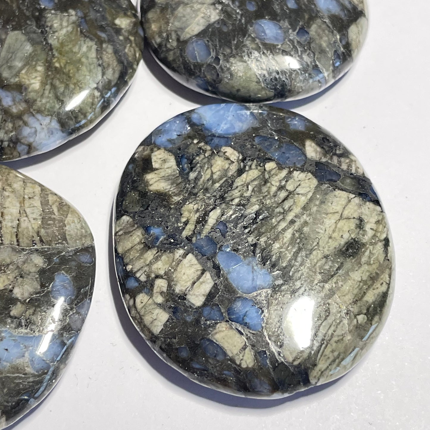 Llanite du Brésil, galet plat