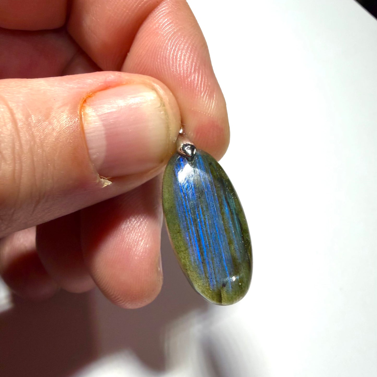 Pendentif cabochon Labradorite de Madagascar