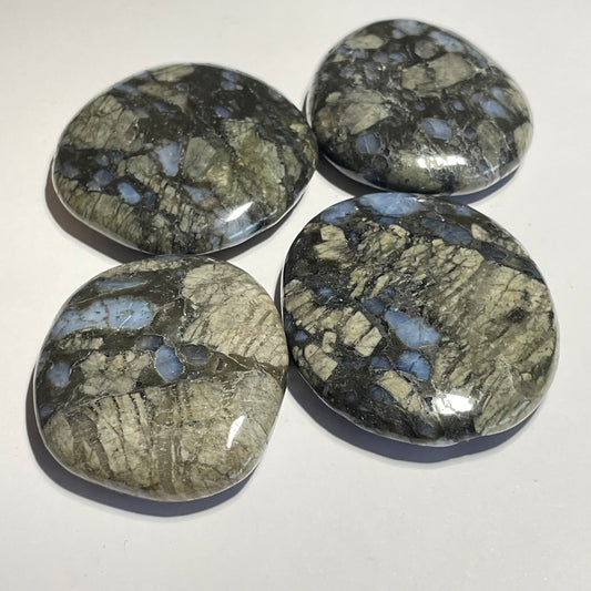 Llanite du Brésil, galet plat