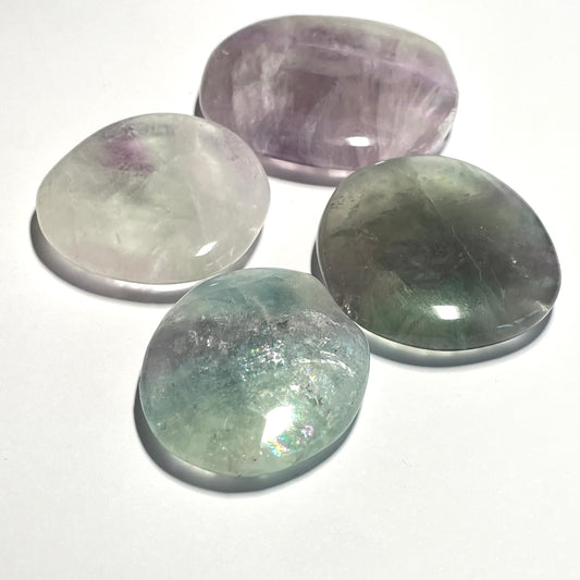 Fluorite de Chine, galet plat